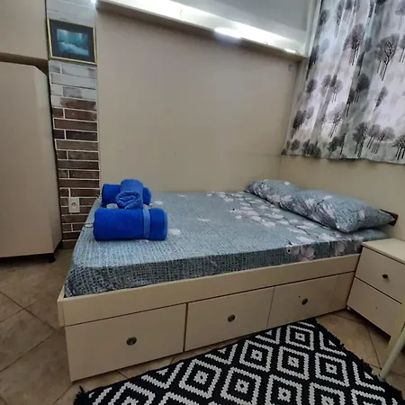 Daire 1-8 Lovely Quite Appartament Tiran