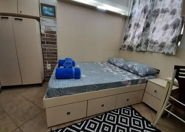 公寓 1-8 Lovely Quite Appartament 地拉那